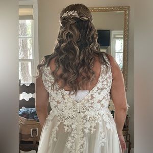 Luxy hair halo extensions- 16” ash brown hi-lights.